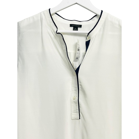 Ann Taylor Sleeveless Blouse Womens 2XL White Navy Trim Button Front Rayon Top - Picture 3 of 8